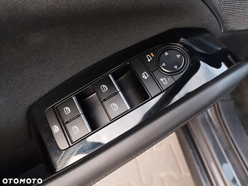 Mazda 3 2.0 mHEV Hikari - 16