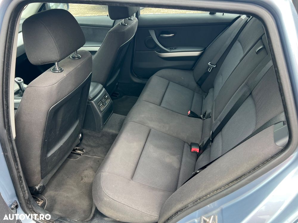 BMW Seria 3 320d DPF - 12
