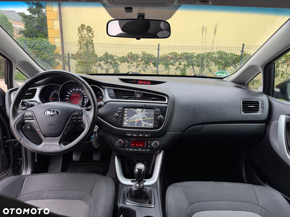 Kia Ceed 1.6 GDI Dream-Team Edition - 33