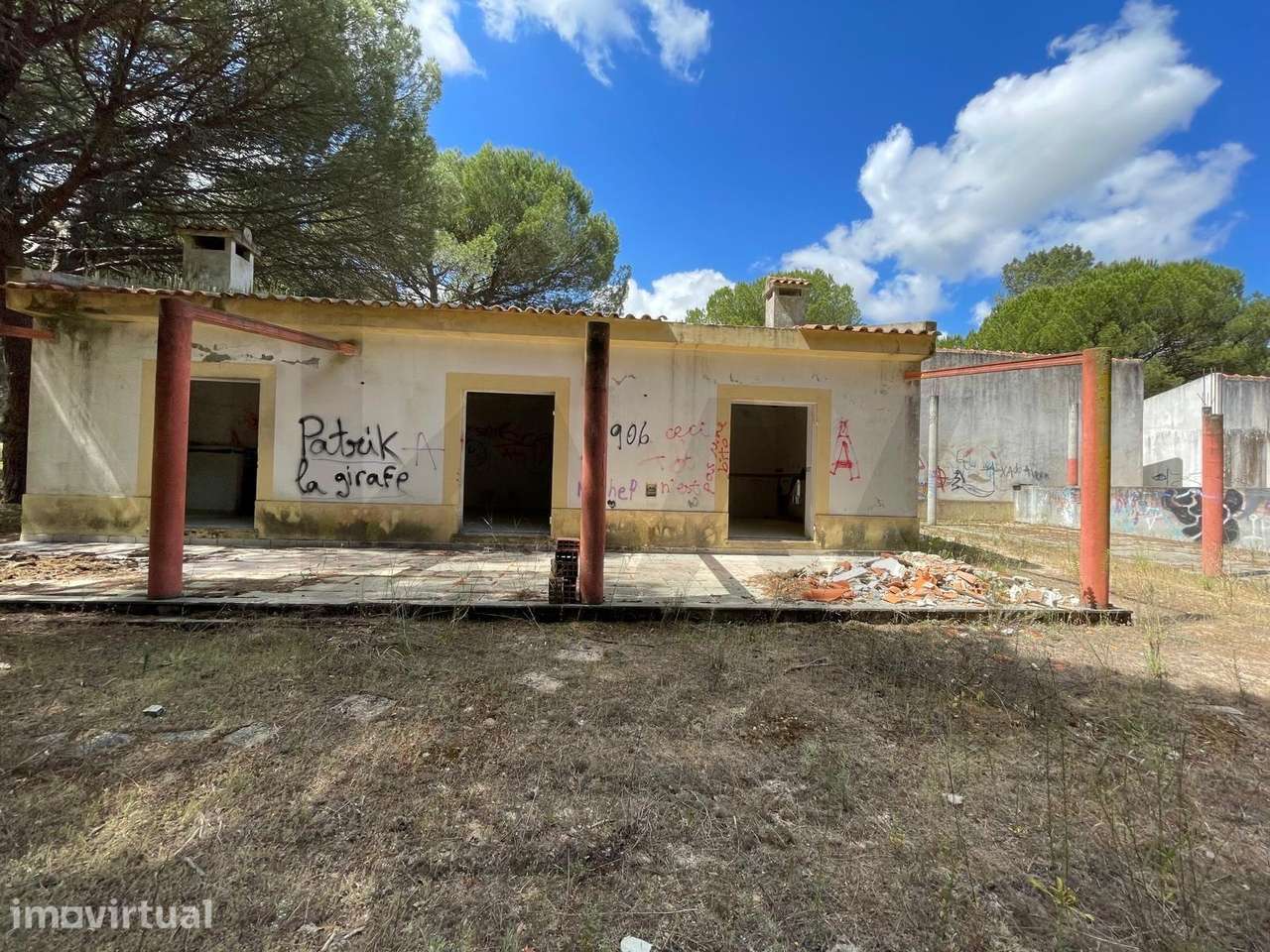 Moradia T2 térrea com 11.295 m2 de terreno — Pegões | Para reabilitaçã - Grande imagem: 2/22