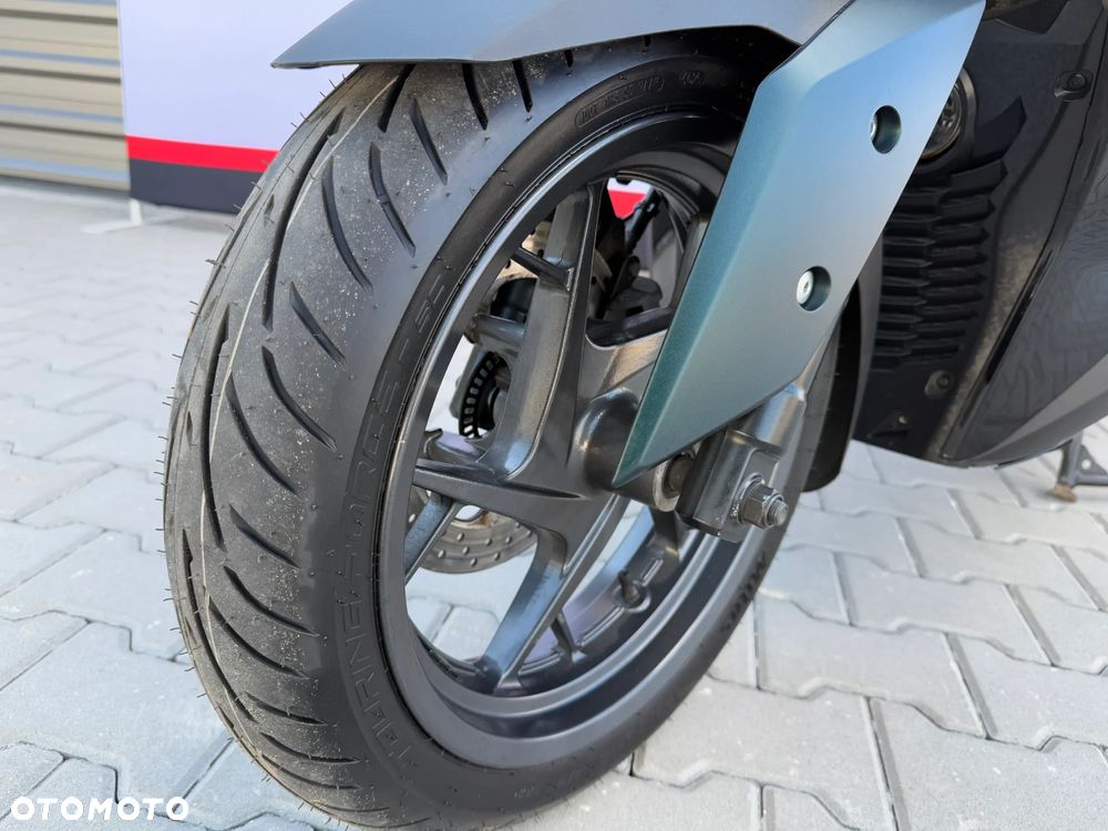 Yamaha X-max - 14