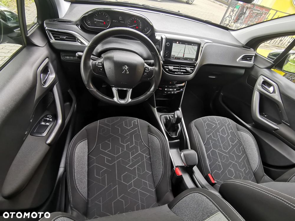 Peugeot 2008 1.2 Pure Tech Style EU6 - 7