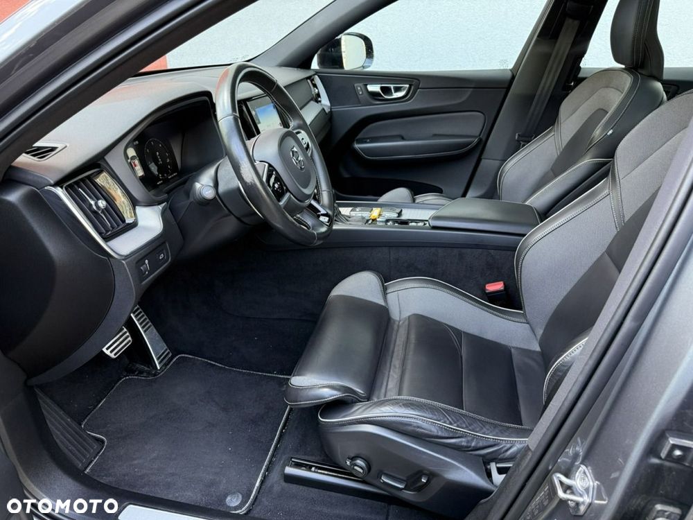 Volvo XC 60 D4 R-Design - 23