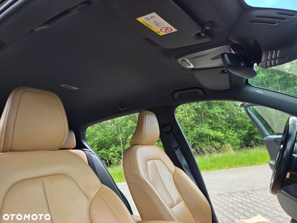 Volvo XC 40 T5 AWD Geartronic Momentum - 34
