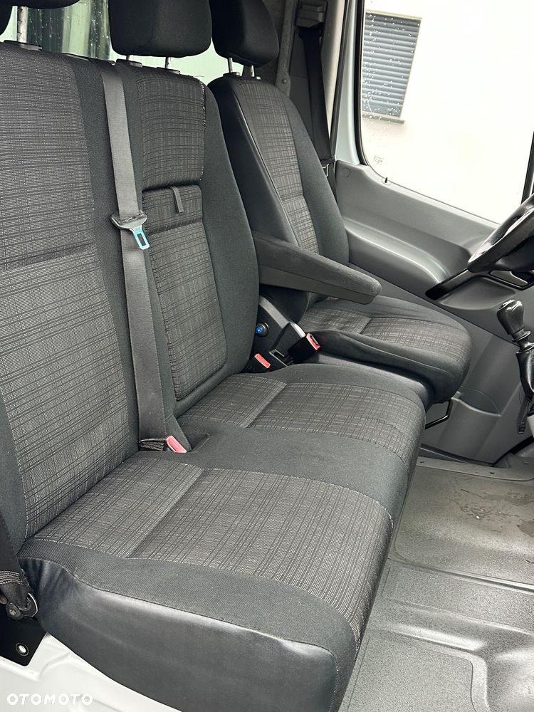 Mercedes-Benz Sprinter - 17