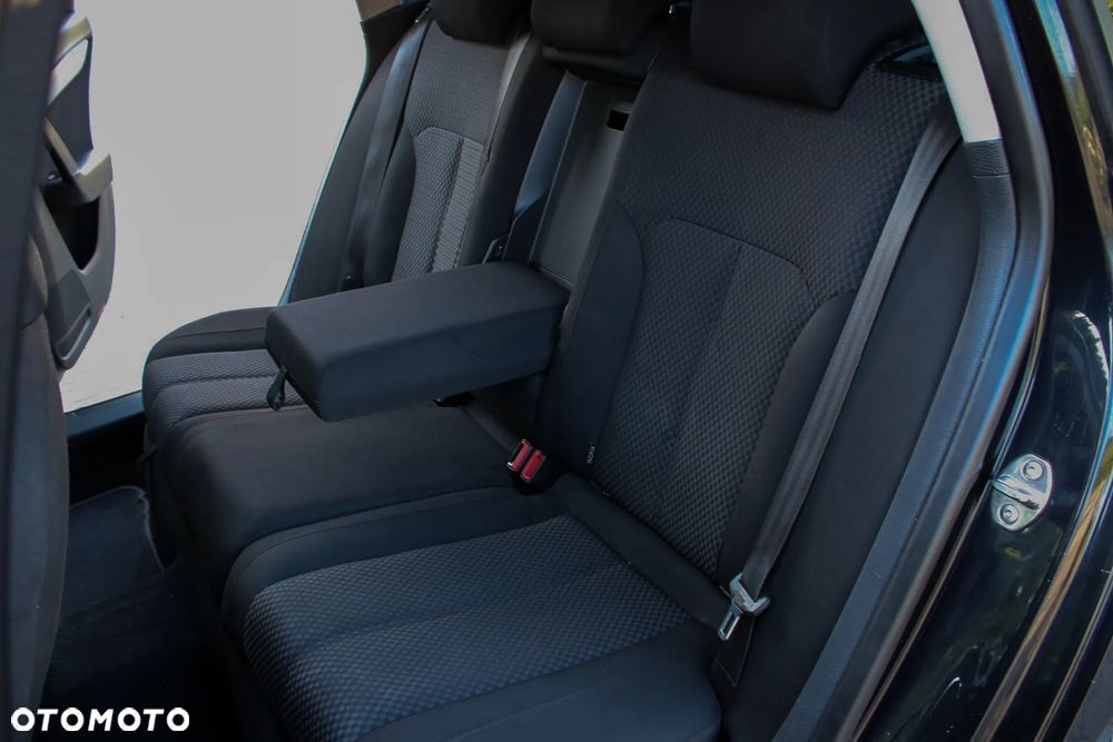 Volkswagen Passat 2.0 TDI Highline DSG - 25