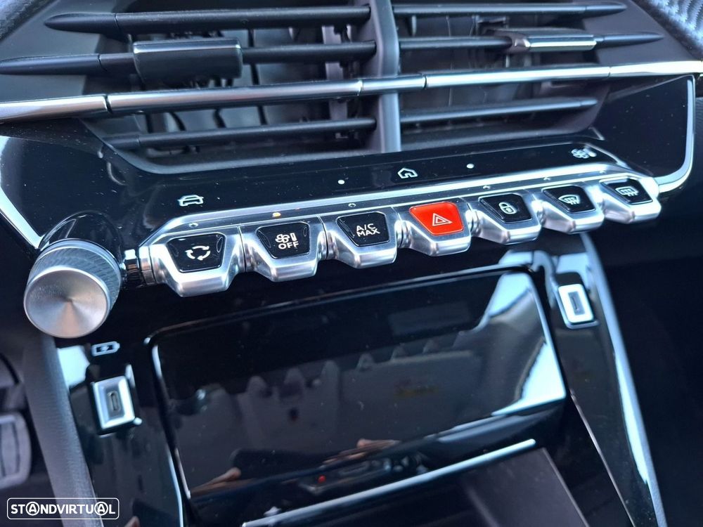 Peugeot 208 1.2 Hybrid Allure e-DCS6 - 22