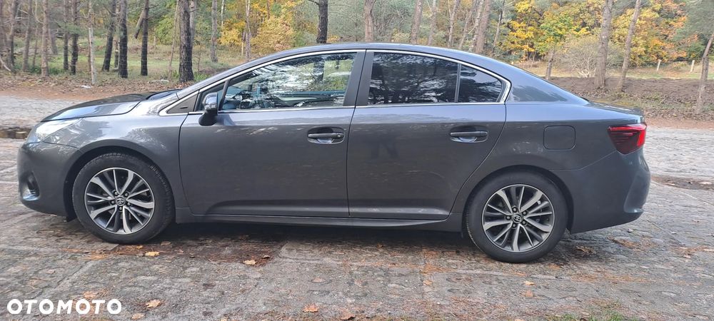 Toyota Avensis 2.0 D-4D Premium - 8