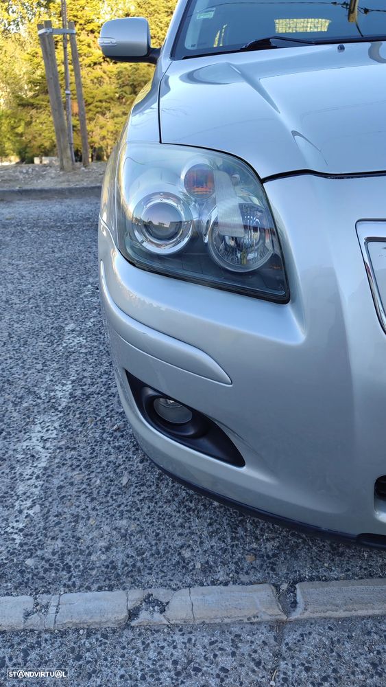 Toyota Avensis SW 2.0 D-4D Sol - 19