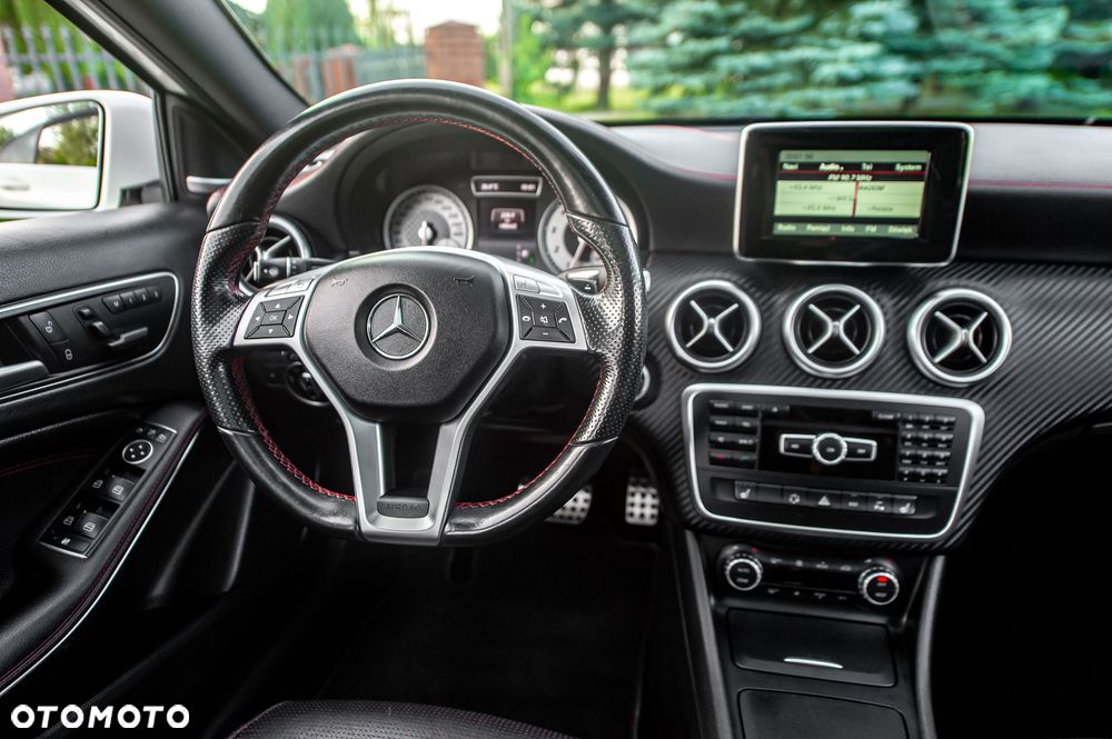 Mercedes-Benz Klasa A 250 4Matic 7G-DCT AMG Line - 19