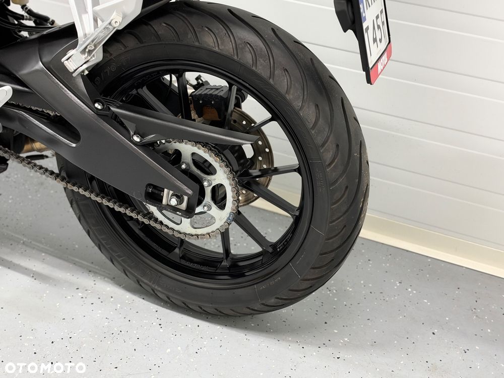 Yamaha MT - 24