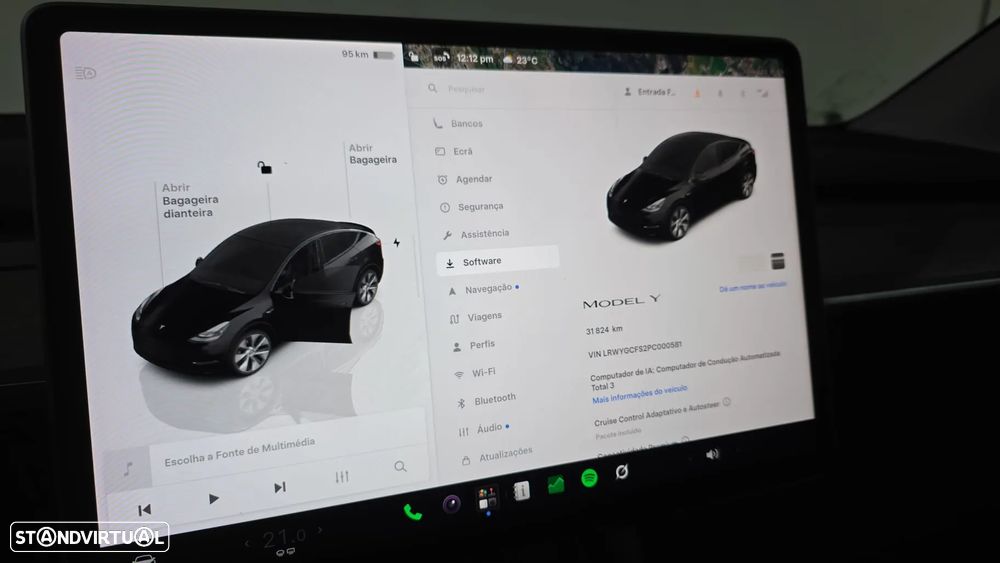Tesla Model Y Standard Long Range RWD - 34