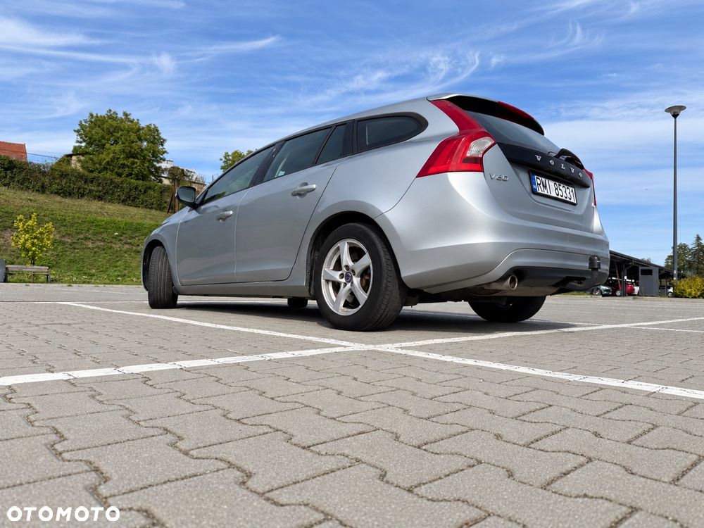 Volvo V60 D2 Drive-E Dynamic Edition (Momentum) - 6