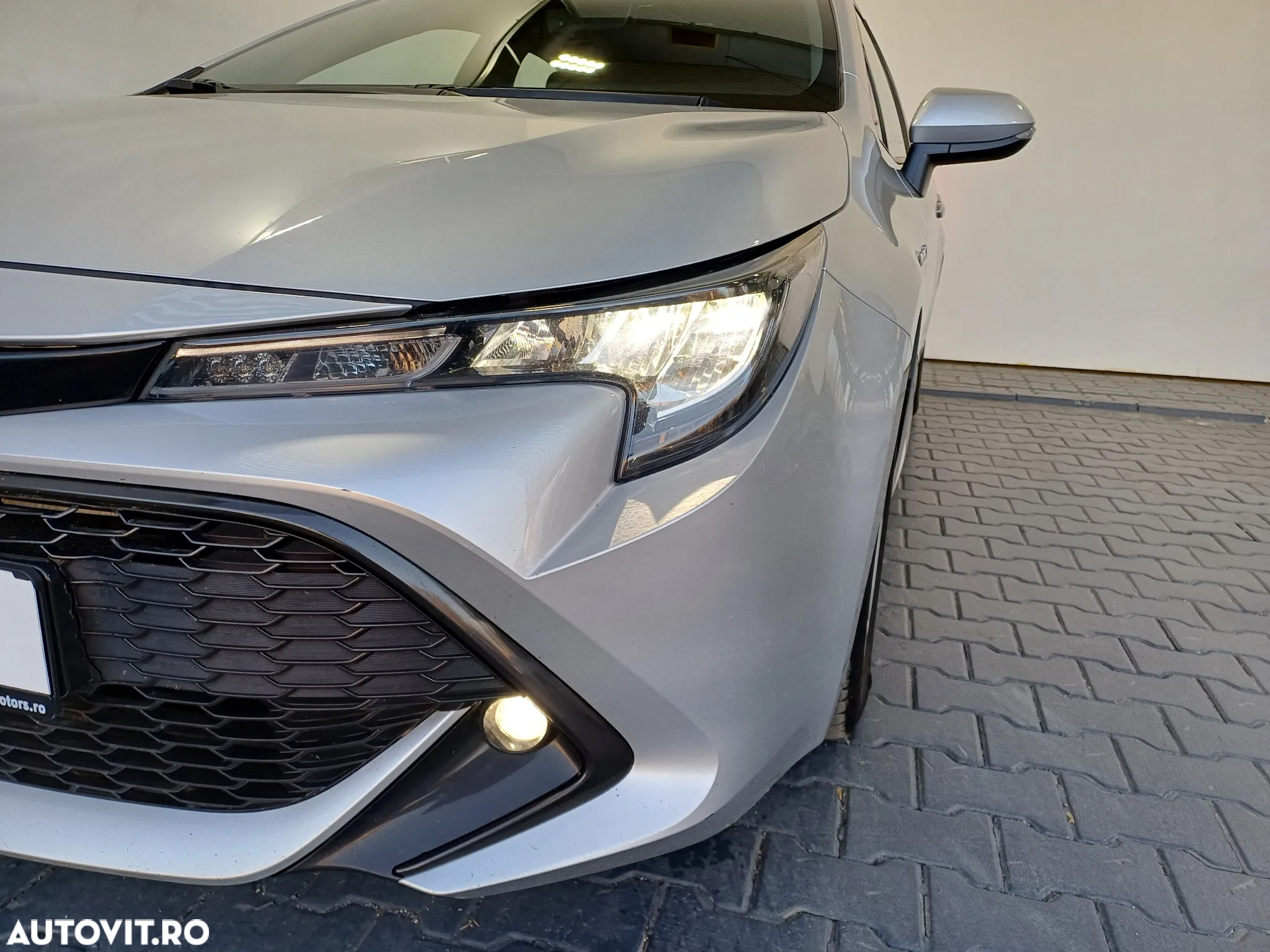 Toyota Corolla 1.8 HSD Active - 29