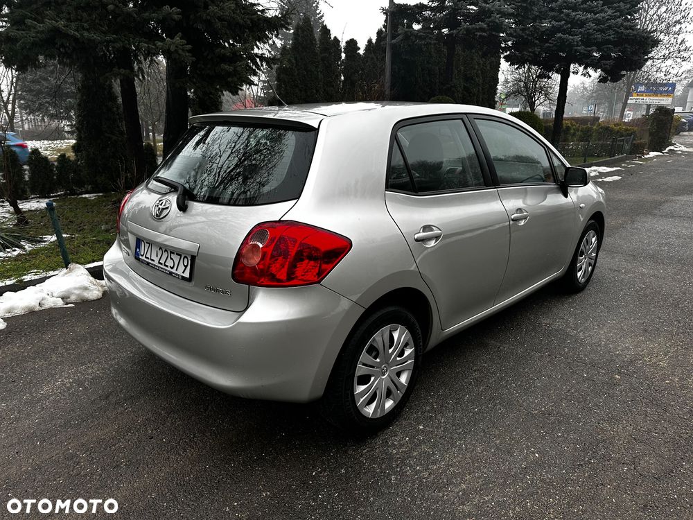 Toyota Auris 1.6 VVT-i Executive - 4