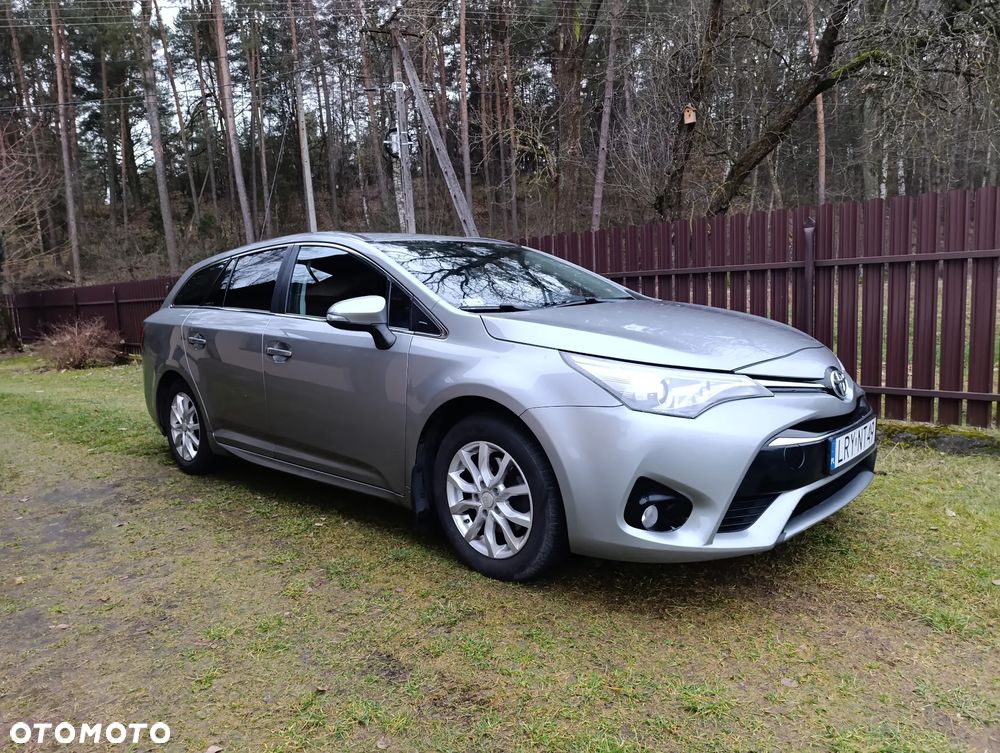 Toyota Avensis 1.8 Comfort - 3