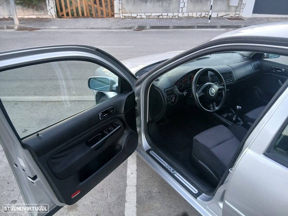 VW Golf 1.9 TDi 25 Anos - 5
