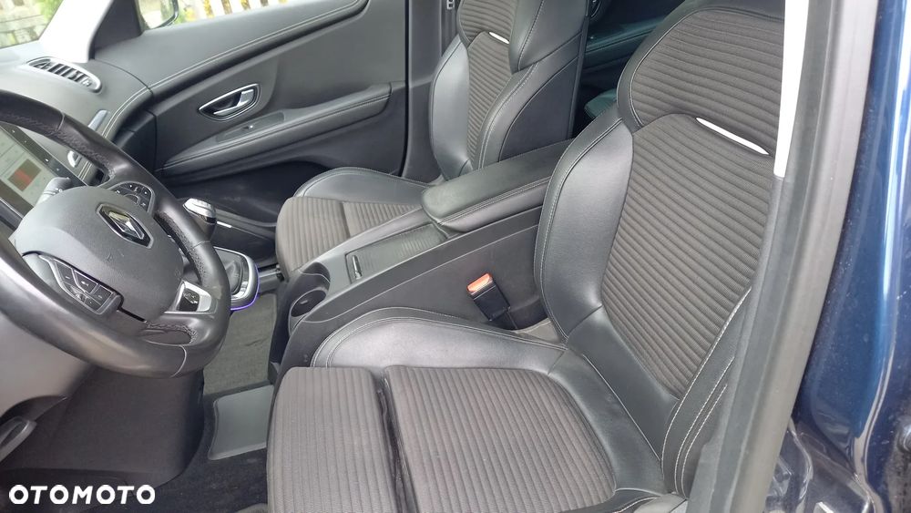 Renault Grand Scenic - 10