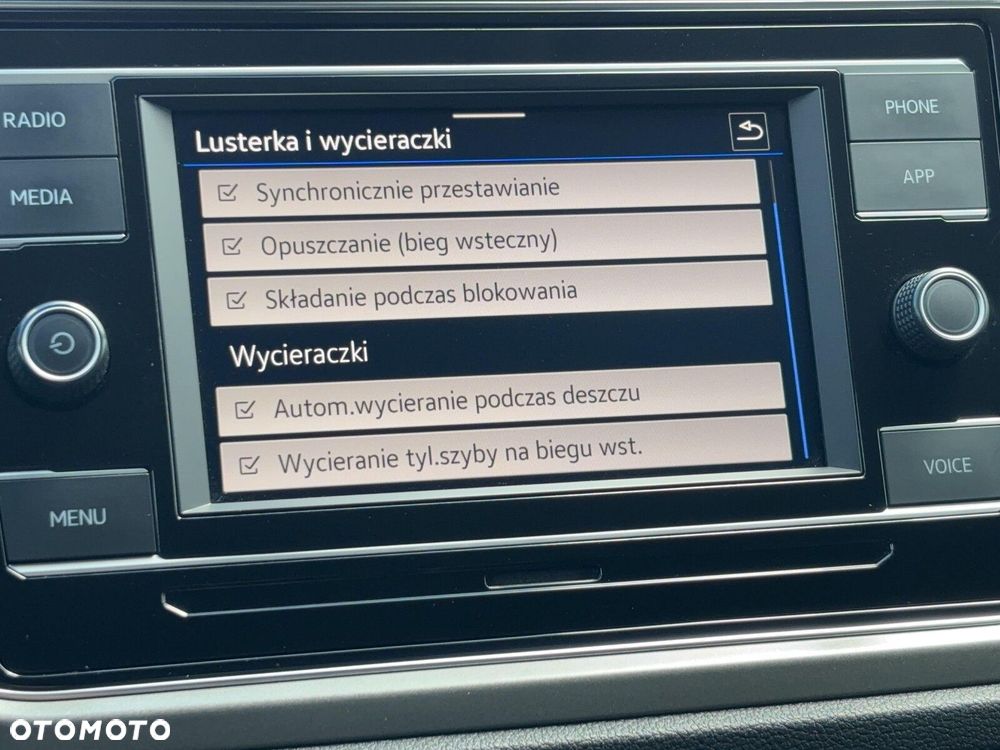 Volkswagen T-Roc - 32