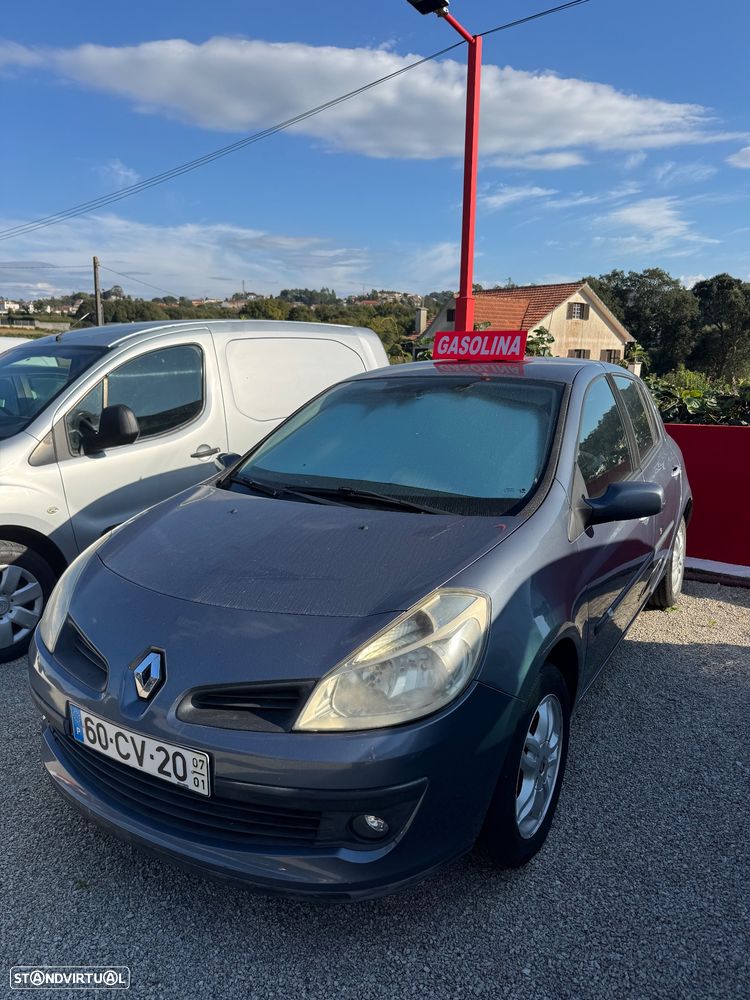 Renault Clio - 8