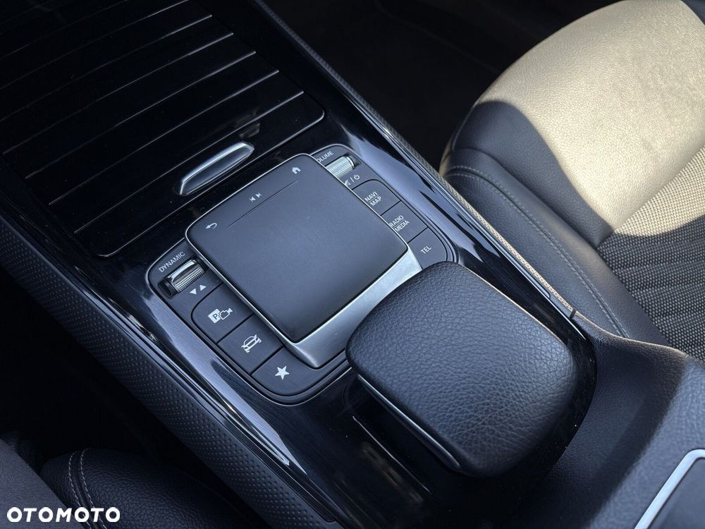 Mercedes-Benz GLB 200 7G-DCT - 25