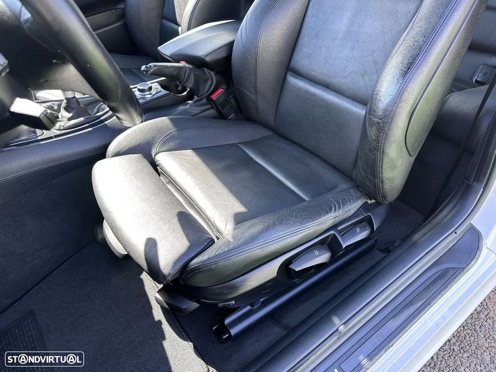 BMW 120 d Limited Edition Lifestyle c/ M Sport Pack - 41