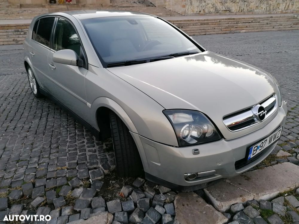 Opel Signum 2.0i Turbo Cosmo - 1