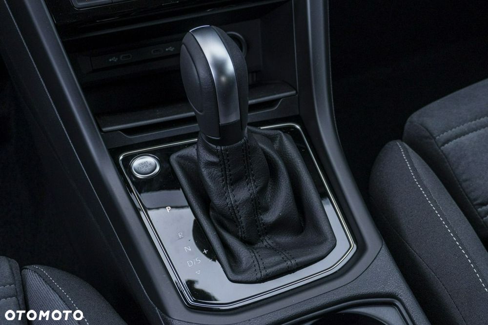 Volkswagen Touran - 21