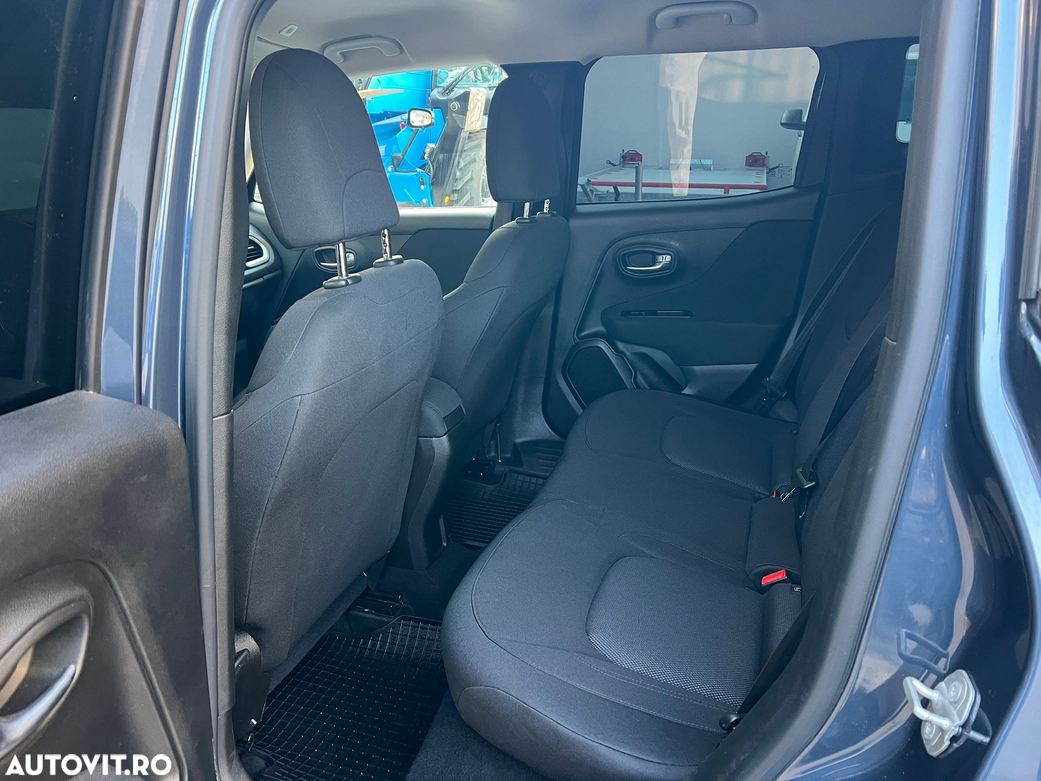 Jeep Renegade - 15