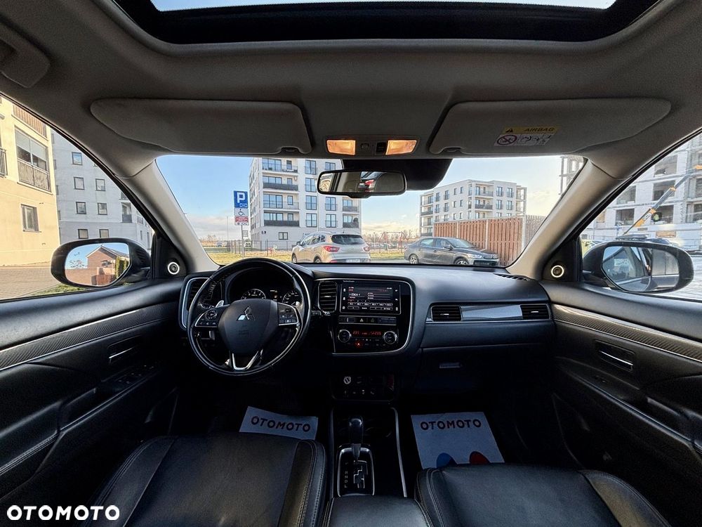 Mitsubishi Outlander 2.0 Intense + Navi 4WD CVT - 18
