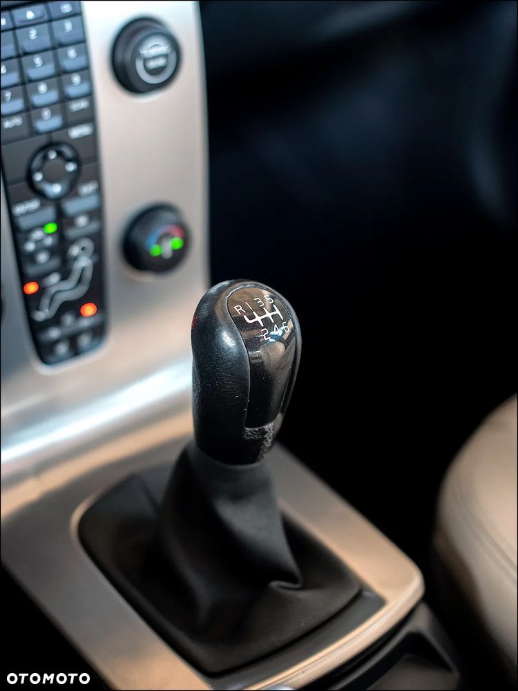 Volvo V50 - 24