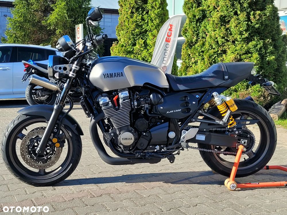 Yamaha XJR - 9