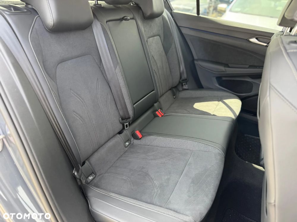 Volkswagen Golf VIII 1.5 TSI Life Plus - 14