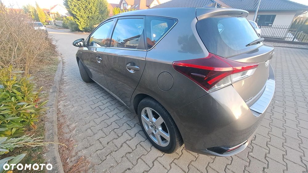 Toyota Auris 1.8 HSD Sol - 4