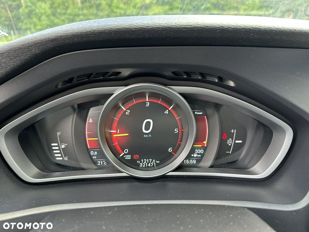Volvo V40 - 18