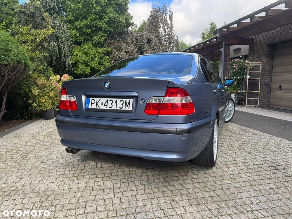 BMW Seria 3 330i - 12