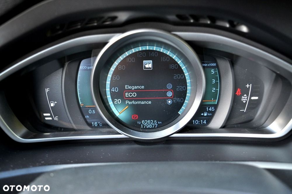 Volvo V40 D2 Summum - 22