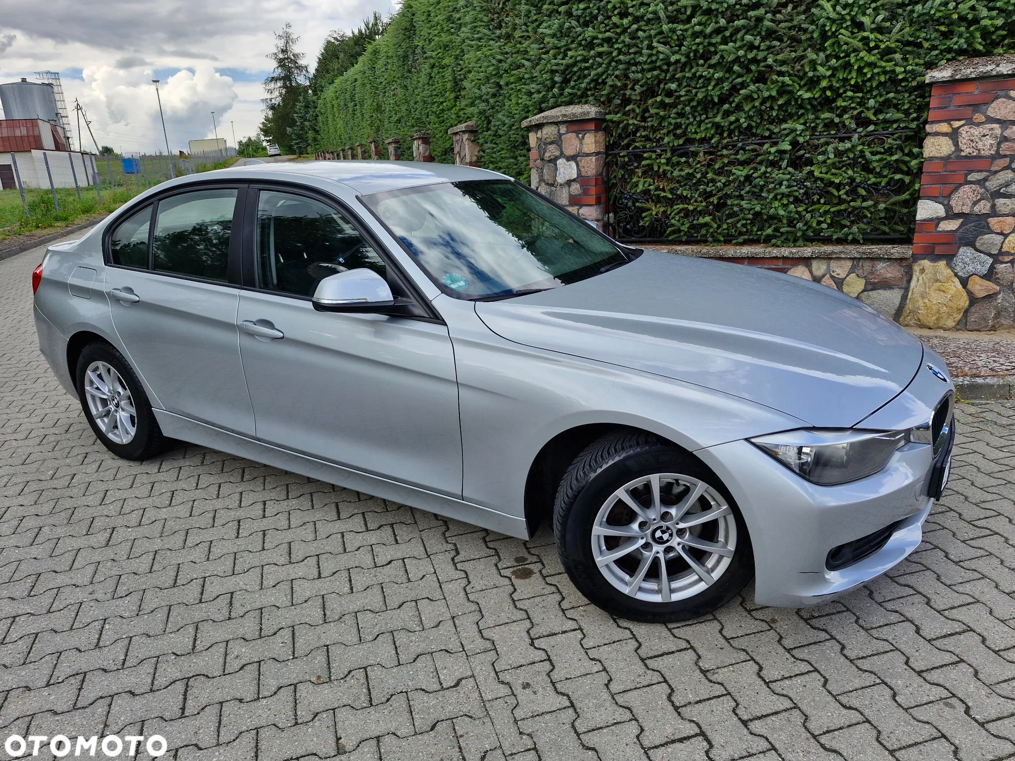 BMW Seria 3 318d DPF Touring Edition Sport - 25