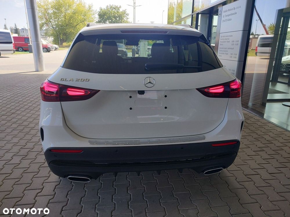 Mercedes-Benz GLA - 6