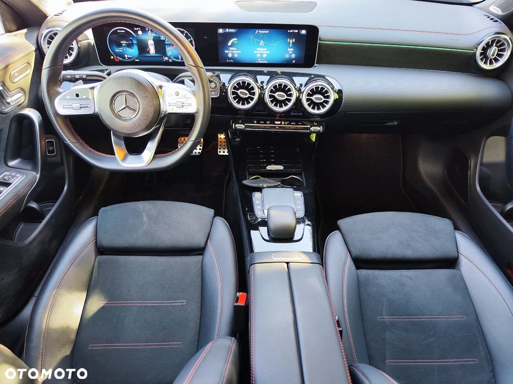 Mercedes-Benz CLA 250 7G-DCT AMG Line - 13