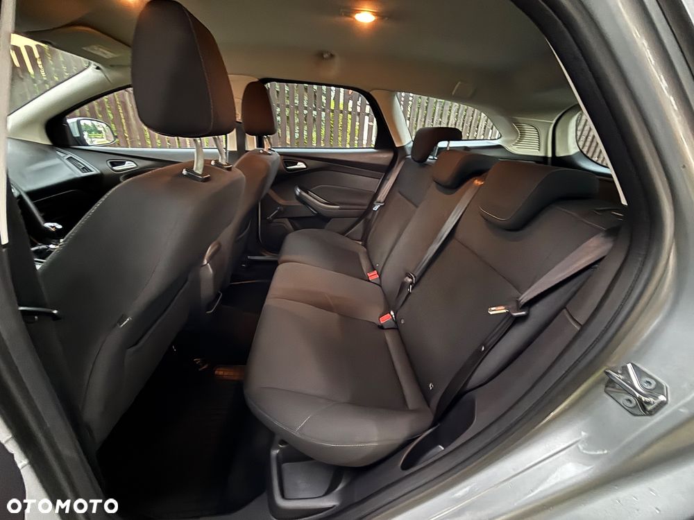 Ford Focus 1.5 TDCi SYNC Edition - 17