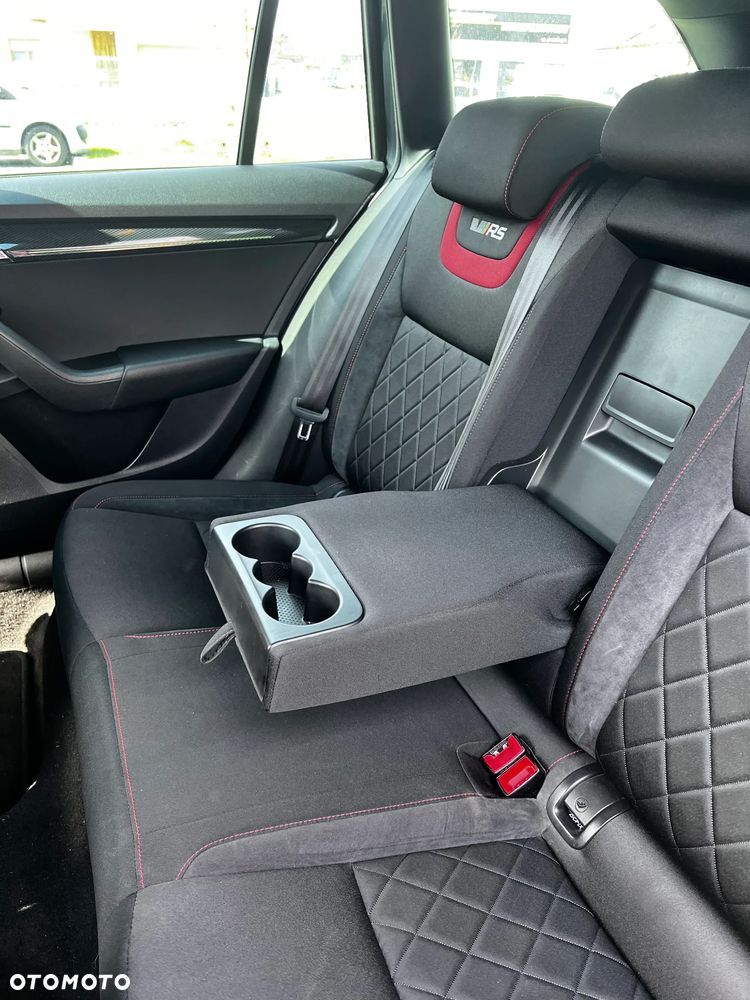 Skoda Octavia 2.0 TDI DSG RS - 23