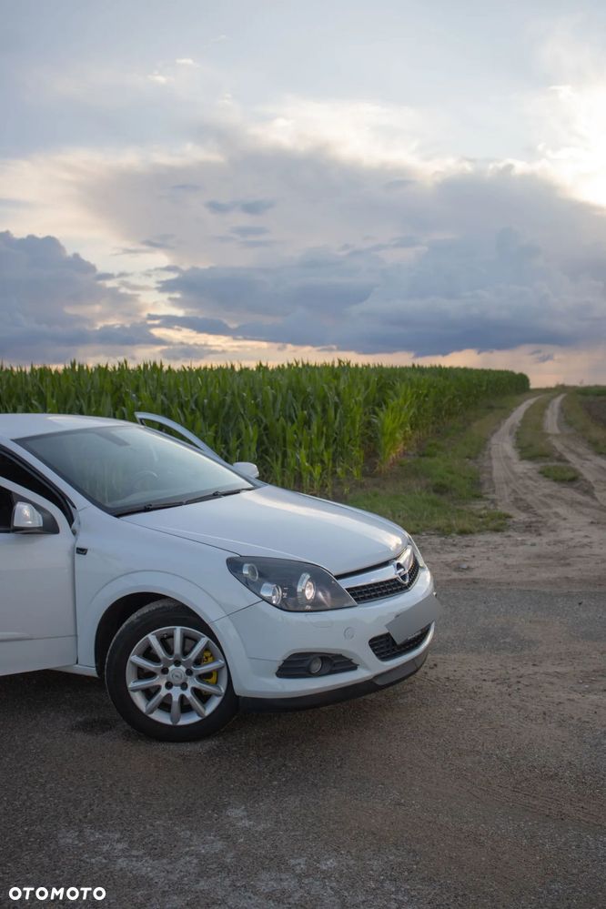 Opel Astra 1.6 T Sport - 24