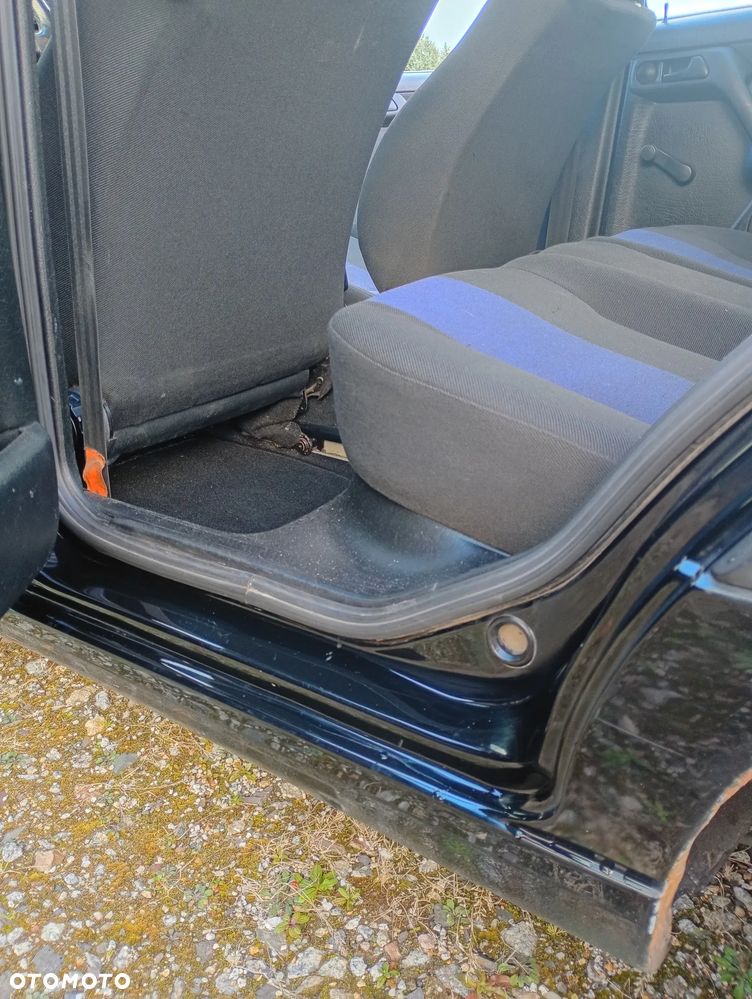 Volkswagen Golf - 22