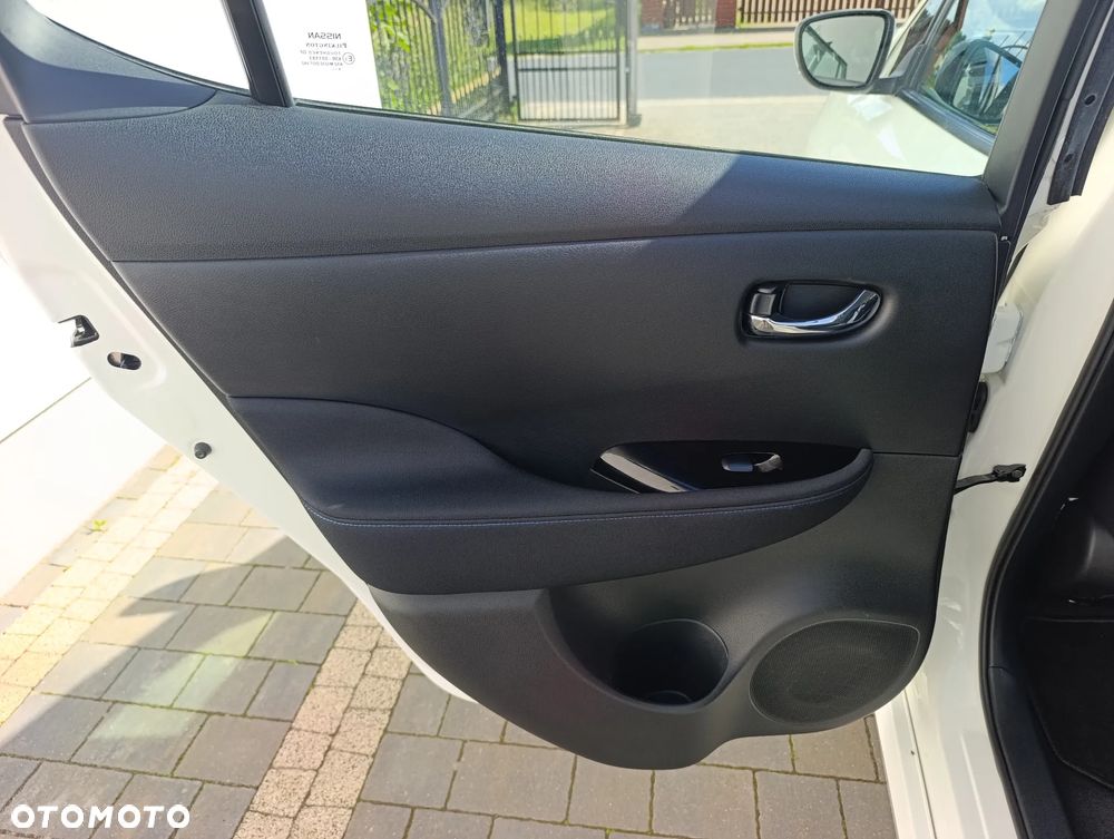 Nissan Leaf 40kWh N-Connecta - 19