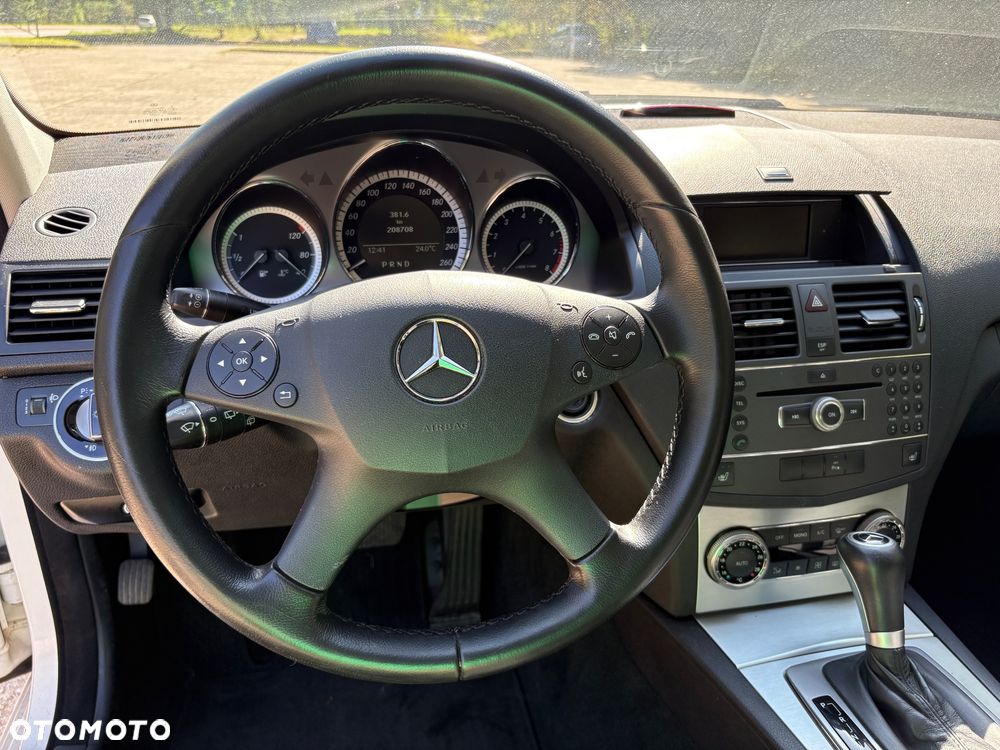Mercedes-Benz Klasa C 180 Kompressor Automatik BlueEFFICIENCY Avantgarde - 3