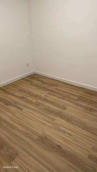 Arrendamento Duplex T2 todo remodelado com cozinha equipada - Grande imagem: 4/6