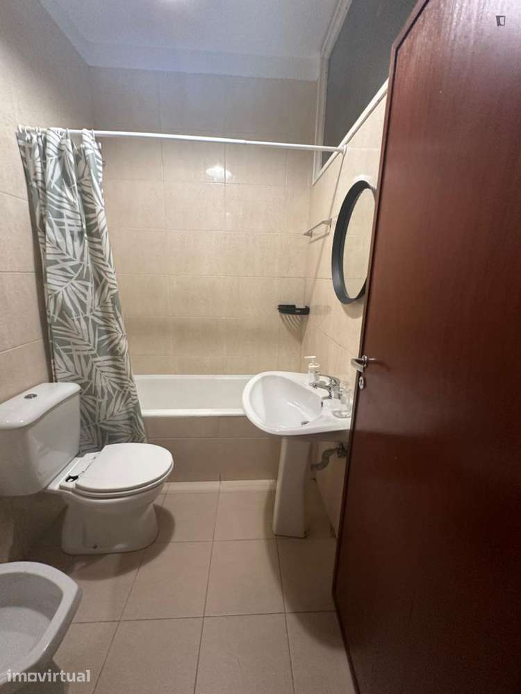 Apartamento com 4 quartos - localizado em Cedofeita Porto - Grande imagem: 3/34