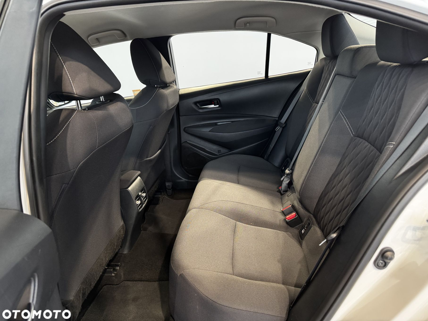 Toyota Corolla - 13