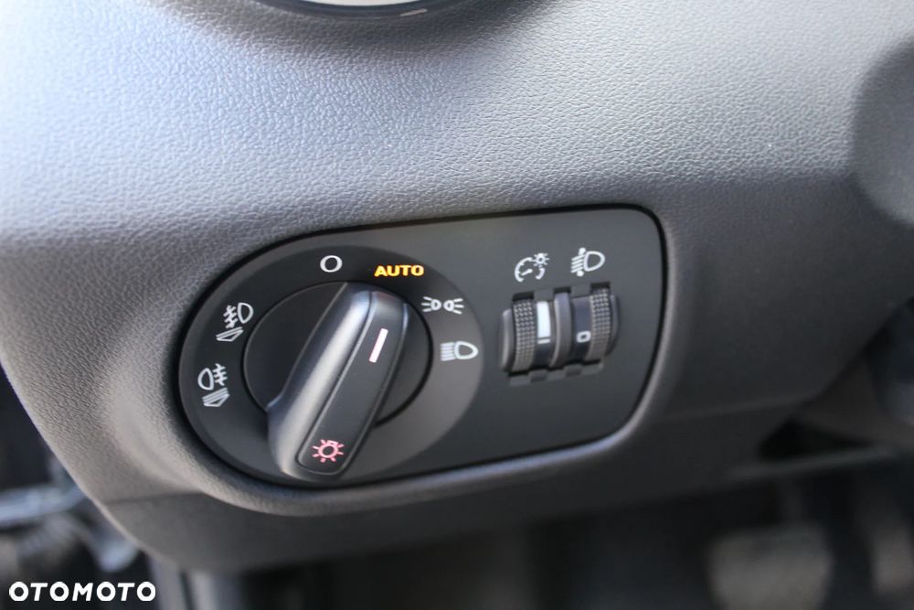 Audi A1 3-drzwiowe 1.4 TFSI S tronic S line edition - 17